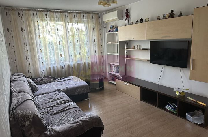 VAnzare apartament de 3 camere in zona Mihai Bravu-Calea Vitan anunturi imobiliare Bucuresti