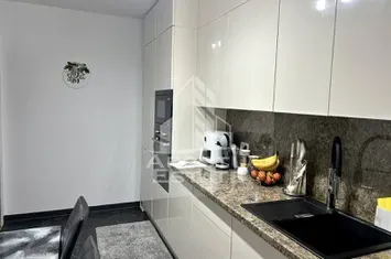 Apartament cu 2 camere, etajul 1, bucatarie inchisa, Giroc anunturi imobiliare Timis
