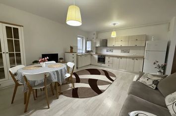 Apartament 3 camere de vanzare TRACTORU - Brasov anunturi imobiliare Brasov