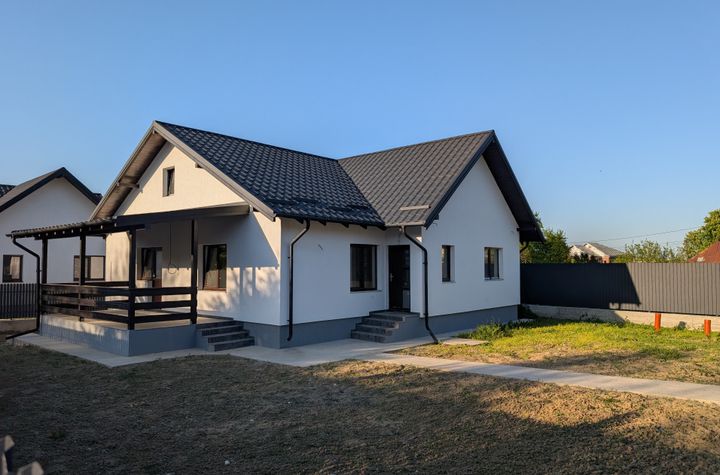 Casă - 4 camere de vanzare HEMEIUS - Bacau anunturi imobiliare Bacau