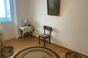 Apartament 3 camere de vanzare GARA - Vrancea anunturi imobiliare Vrancea