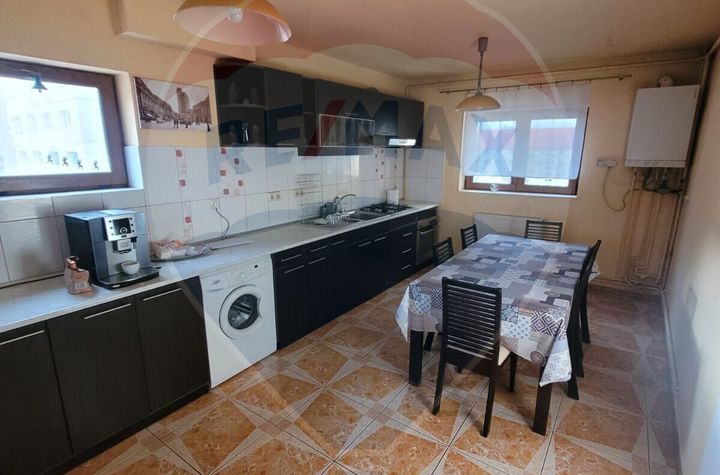 Apartament cu 5 camere de închiriat în zona Vasile Aaron anunturi imobiliare Sibiu