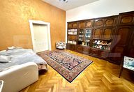 460.000 €, Birou