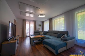 Casă - 9 camere de vanzare HUNEDOARA - Hunedoara anunturi imobiliare Hunedoara