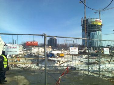 Austriecii chiar au început construcţia mallului de la Aurel Vlaicu. Zona va fi de nerecunoscut în câţiva ani