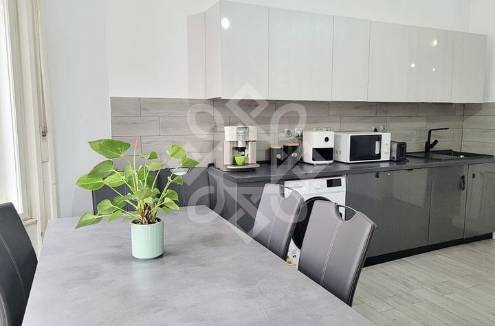 Apartament 4 camere de vanzare CENTRAL - Bihor anunturi imobiliare Bihor