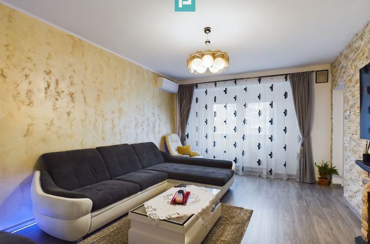 Apartament 5 camere de vanzare UMT - Timis anunturi imobiliare Timis