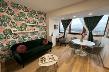 Garsoniera moderna, renovata, cu vedere panoramică – Parcul Tractorul, Brașov anunturi imobiliare Brasov