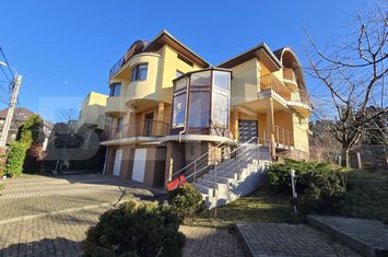 Vilă - 8 camere de vanzare CLUJ-NAPOCA - Cluj anunturi imobiliare Cluj