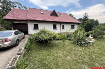 Casă - 5 camere de vanzare CENTRAL - Bacau anunturi imobiliare Bacau