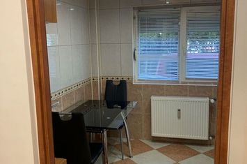 Inchiriez garsoniera Parcul Circului-Lacul Tei, langa LIDL, Bd. Lacul Tei, la 12 minute metrou Stefan cel Mare, renovata, bloc reabilitat termic. anunturi imobiliare Bucuresti