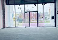 3.500 €, Spațiu comercial