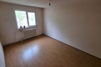 Ap 3 camere,  str.Trandafirilor, nr.3 Hunedoara anunturi imobiliare Hunedoara
