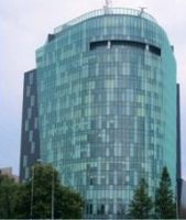 Raiffeisen Bank, Vodafone si Unicredit Tiriac raman in Charles de Gaulle Plaza