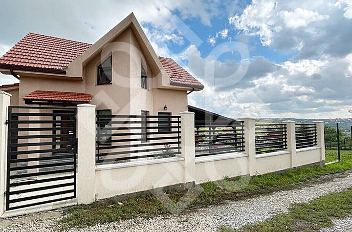 Casa moderna cu 3 dormitoare in zona Hanul Pescarilor anunturi imobiliare Bihor
