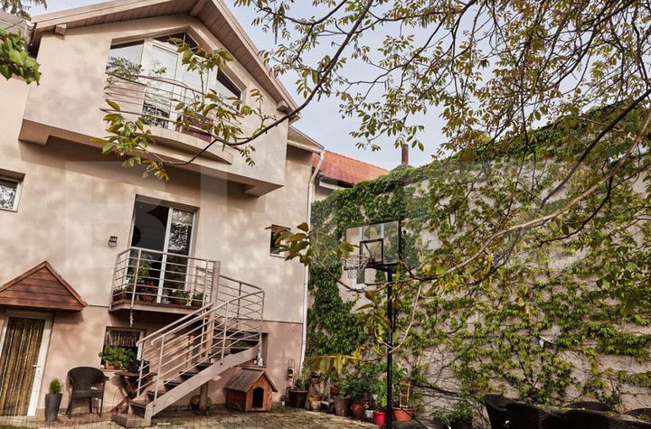 Casă - 5 camere de vanzare CLUJ-NAPOCA - Cluj anunturi imobiliare Cluj