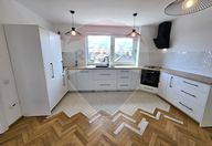 1.500 €, Casă