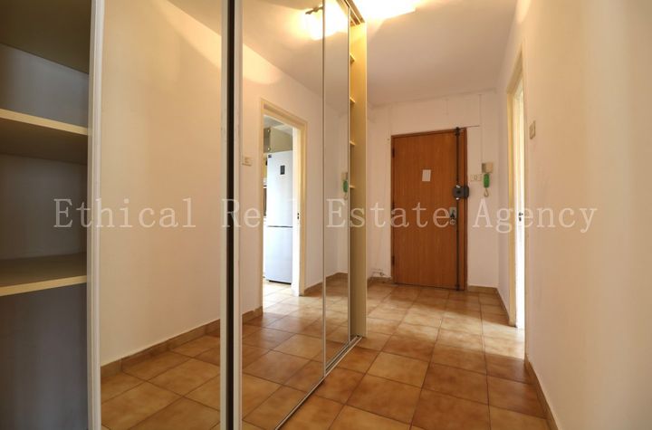 Apartament 4 camere de vanzare VITAN - Bucuresti anunturi imobiliare Bucuresti