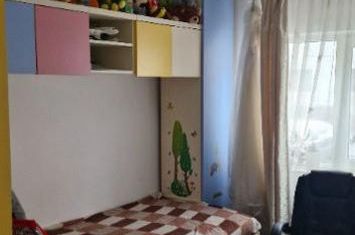 Apartament 3 camere de vanzare TRACTORU - Brasov anunturi imobiliare Brasov