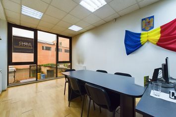 Oportunitate! Clădire de birouri cu chiriași existenți anunturi imobiliare Caras Severin