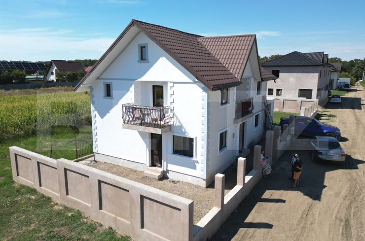Vilă - 5 camere de vanzare IASI - Iasi anunturi imobiliare Iasi