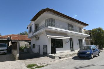 Clădire mixtă 202 mp pe teren 329 mp, Neos Skopos anunturi imobiliare Grecia