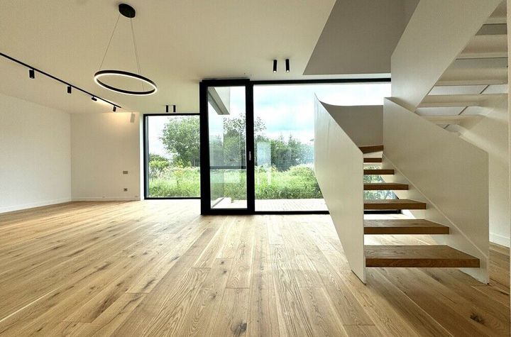 Luxury villa located in the complex, near the forest, Tunari anunturi imobiliare Bucuresti
