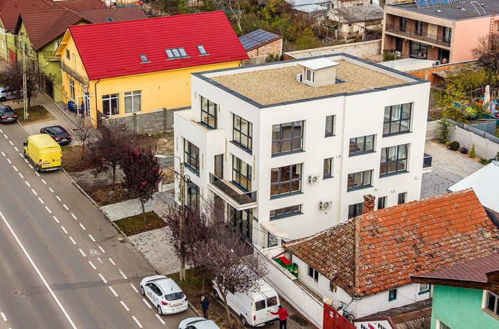 Clădire nouă P+2 cu showroom și birouri în Arad anunturi imobiliare Arad