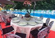 1.900.000 €, Spațiu comercial