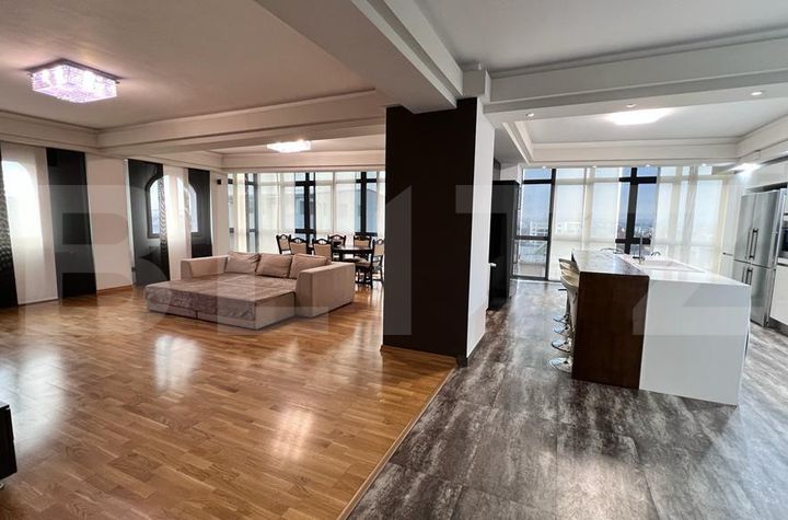 Apartament 4 camere de vanzare 1 MAI - Dolj anunturi imobiliare Dolj