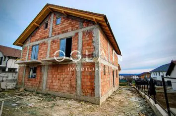 Casă - 4 camere de vanzare CISNADIE - Sibiu anunturi imobiliare Sibiu