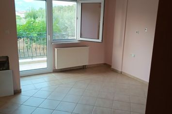 Parter — apartament 2 camere, 107 mp, parc Komninos anunturi imobiliare Grecia
