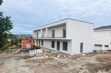 Casa in stil Mediteranean in zona Dealuri Oradea anunturi imobiliare Bihor