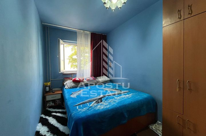 Apartament cu 3 camere, semidecomandat, etaj intermediar, Dambovita anunturi imobiliare Timis