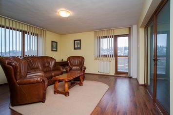 Apartament de inchiriat in vila 5 camere Iasi zona Centrala anunturi imobiliare Iasi