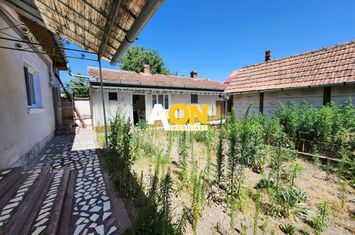 Casă cu 4 camere de vânzare în zona Barabant anunturi imobiliare Alba