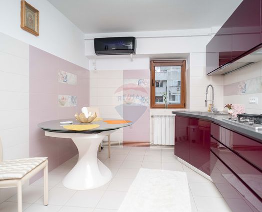 Apartament 3 camere Podu Ros, 83 mp
