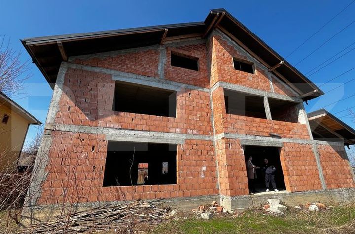 Vilă - 8 camere de vanzare IASI - Iasi anunturi imobiliare Iasi