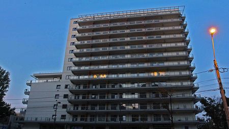 Doar şapte din 100 de apartamente noi din Bucureşti au cumpărător