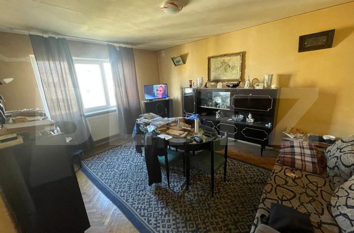 Apartament 3 camere de vanzare CALEA BUCURESTI - Dolj anunturi imobiliare Dolj