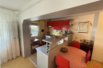 Apartament 4 camere de vanzare SUD - Vrancea anunturi imobiliare Vrancea