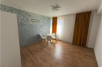 Apartament 4 camere de vanzare DEMOCRATIEI - Prahova anunturi imobiliare Prahova