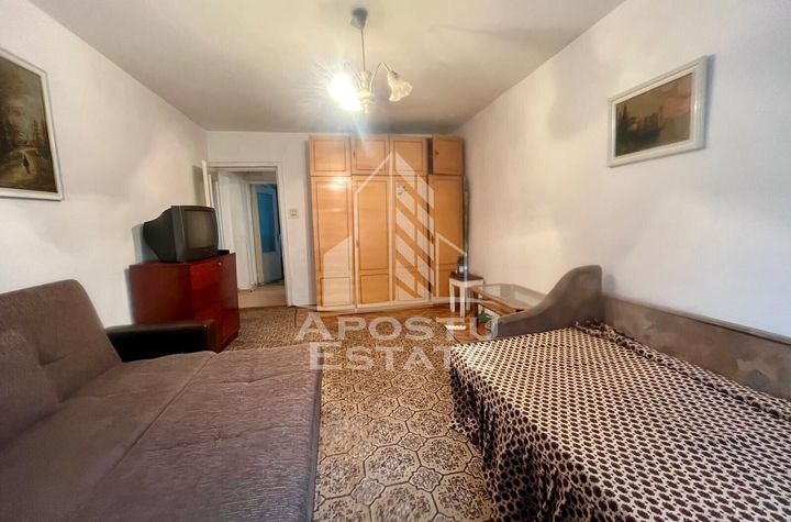 Apartament 2 camere,decomandat,zona Simion Barnutiu anunturi imobiliare Timis