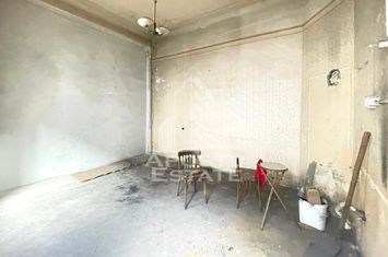 Apartament 3 camere, de renovat - Ultracentral, Teatru anunturi imobiliare Arad