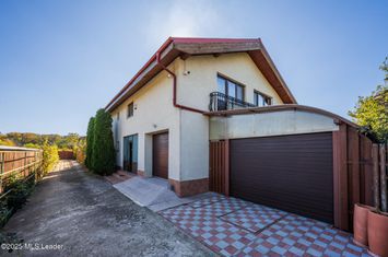 Snagov - Nufarului, Casa 254 mp cu piscina, sauna si semineu anunturi imobiliare Bucuresti