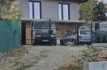 Casă - 4 camere de vanzare BACAU - Bacau anunturi imobiliare Bacau