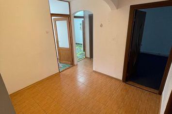 Apartament 3 camere,  70 mp , parter inalt/ 4E,  zona U.T.C.N.,Zorilor anunturi imobiliare Cluj