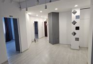 750 €, Apartament 4 camere
