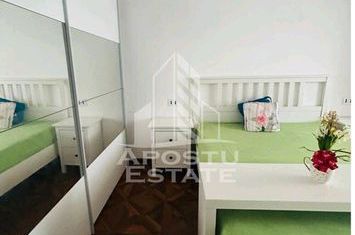 Apartament, 3 camere, centrala proprie, zona Lipovei anunturi imobiliare Timis