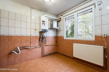 Vanzare Apartament 3 camere de - Pajura, etajul 2 din 3 anunturi imobiliare Bucuresti